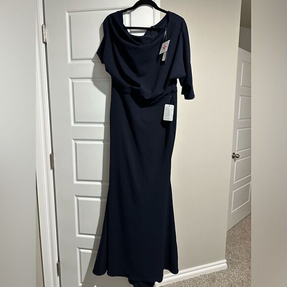 Betsy & Adam NWT “MADELINE" LONG SCUBA CREPE OFF THE SHOULDER DROP DRESS - Picture 5 of 5